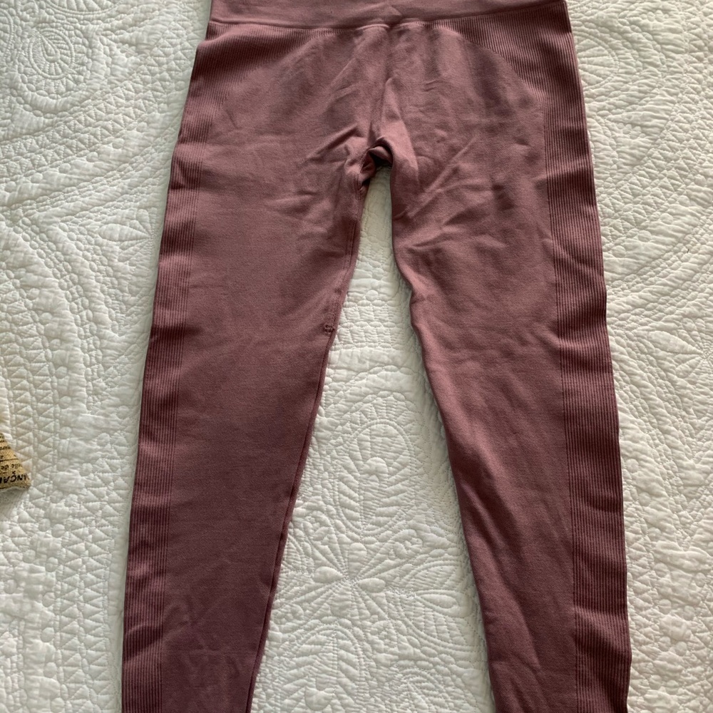 SET active sculptflex and body crop set in ginger